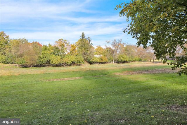 1907 MEADOW LN, Reading, PA 19610