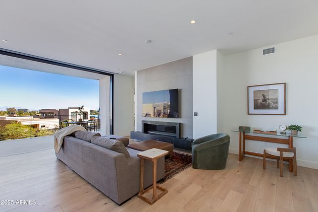 5000 N CAMELBACK RIDGE Drive 206, Scottsdale, AZ 85251