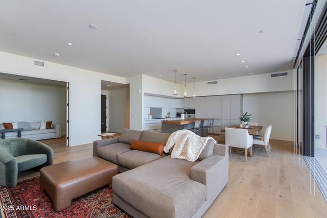 5000 N CAMELBACK RIDGE Drive 206, Scottsdale, AZ 85251