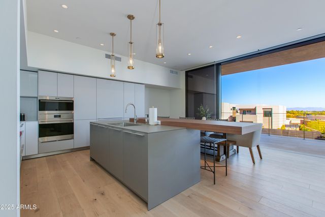 5000 N CAMELBACK RIDGE Drive 206, Scottsdale, AZ 85251