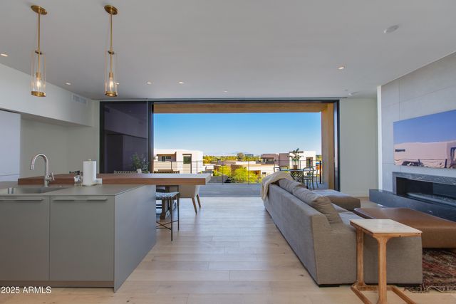 5000 N CAMELBACK RIDGE Drive 206, Scottsdale, AZ 85251