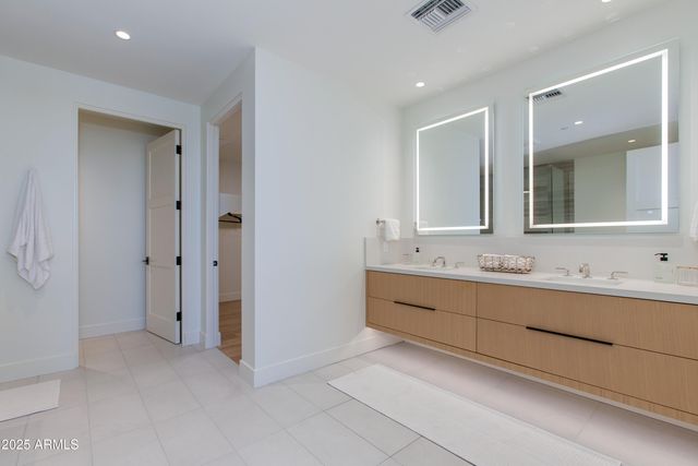 5000 N CAMELBACK RIDGE Drive 206, Scottsdale, AZ 85251