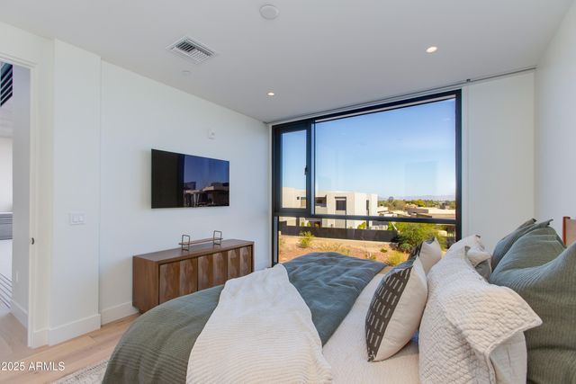 5000 N CAMELBACK RIDGE Drive 206, Scottsdale, AZ 85251
