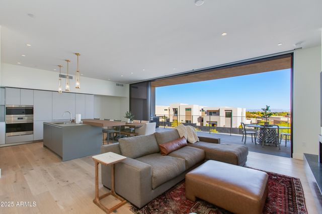 5000 N CAMELBACK RIDGE Drive 206, Scottsdale, AZ 85251