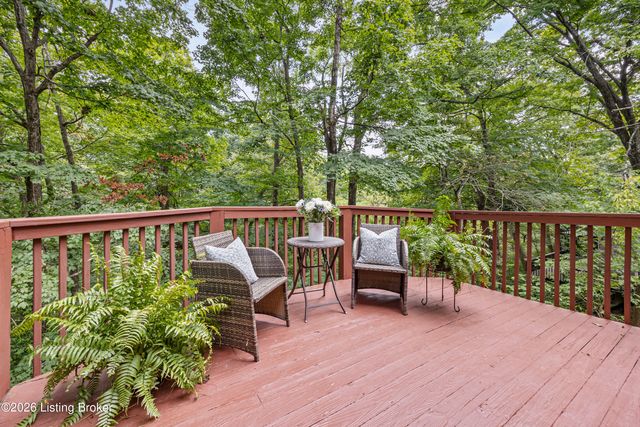 8710 Wooded Trail Ct, Louisville, KY 40220