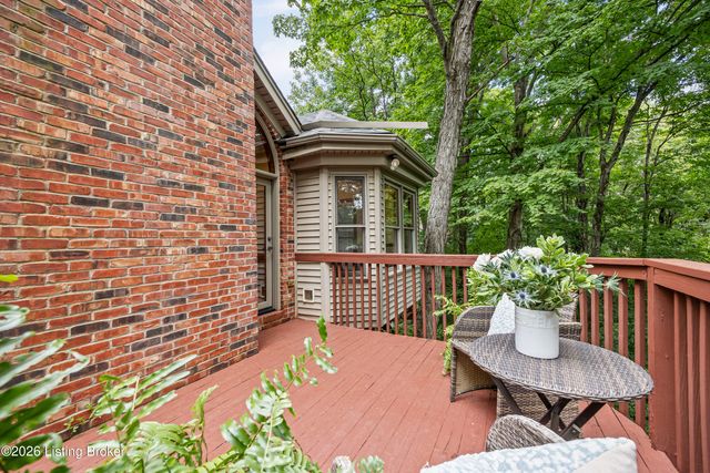 8710 Wooded Trail Ct, Louisville, KY 40220