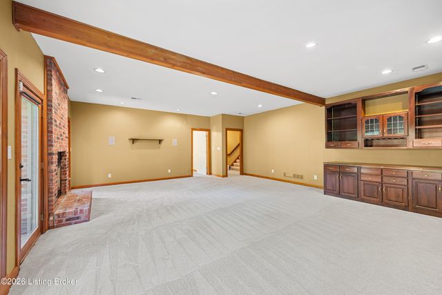8710 Wooded Trail Ct, Louisville, KY 40220