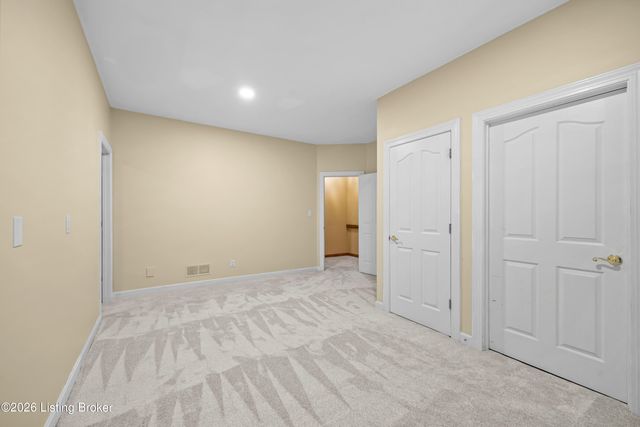 8710 Wooded Trail Ct, Louisville, KY 40220