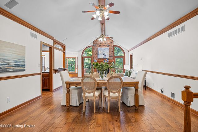 8710 Wooded Trail Ct, Louisville, KY 40220