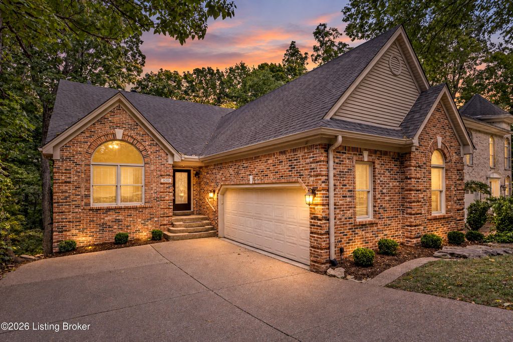 8710 Wooded Trail Ct, Louisville, KY 40220