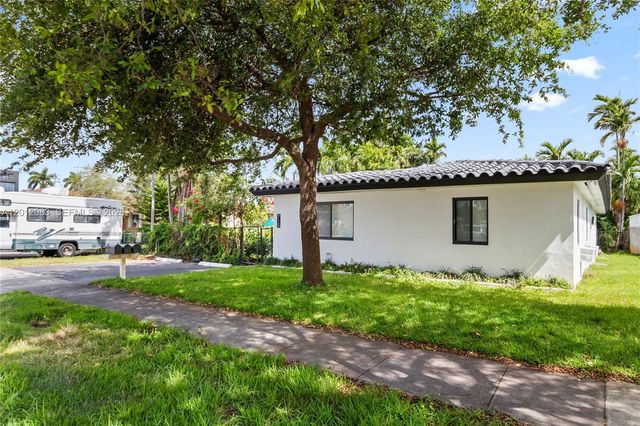 715 NE 6th St 1-3, Hallandale Beach, FL 33009