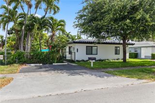 715 NE 6th St 1-3, Hallandale Beach, FL 33009