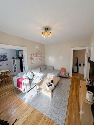 1 Crawford St 2, Cambridge, MA 02139