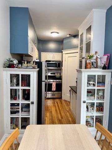 1 Crawford St 2, Cambridge, MA 02139