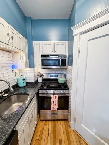 1 Crawford St 2, Cambridge, MA 02139