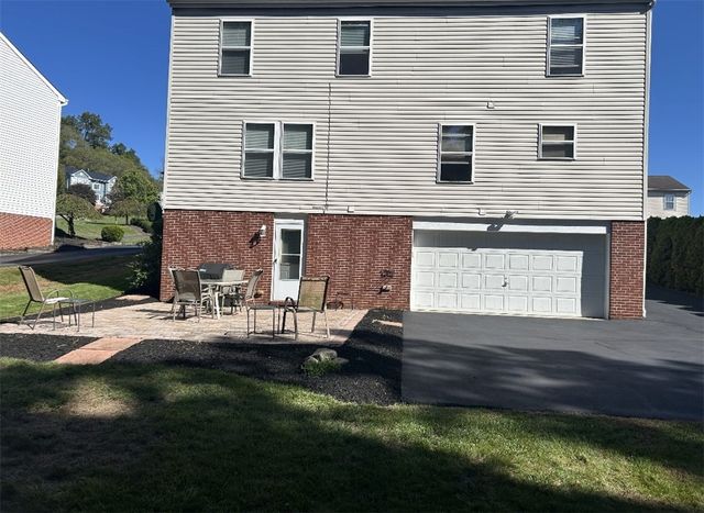 128 Stratford Court, New Stanton, PA 15672