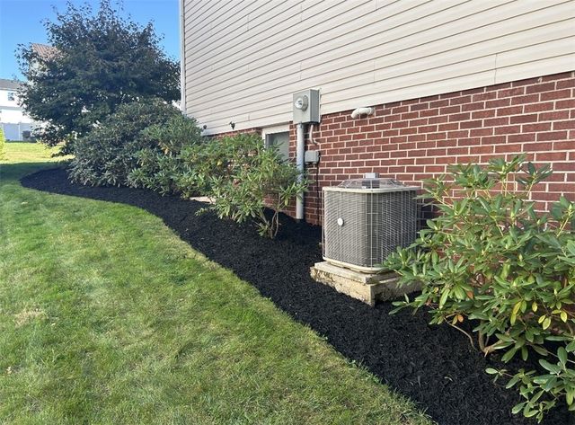 128 Stratford Court, New Stanton, PA 15672