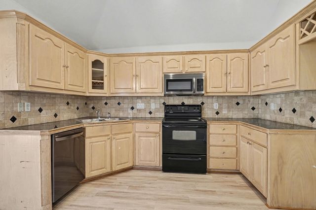 1864 Nottingham Drive, Kaufman, TX 75142