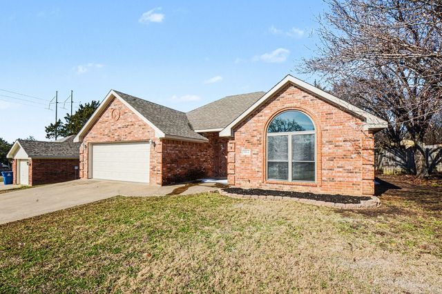 1864 Nottingham Drive, Kaufman, TX 75142