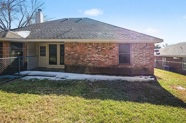 1864 Nottingham Drive, Kaufman, TX 75142