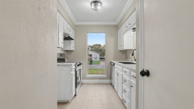 2755 Parkchester Drive, Arlington, TX 76015