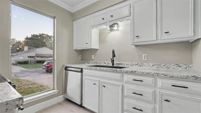 2755 Parkchester Drive, Arlington, TX 76015