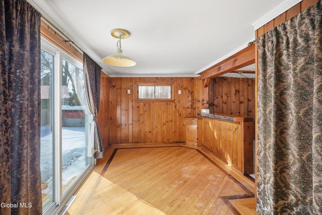 37 Rooney Avenue, Colonie, NY 12205