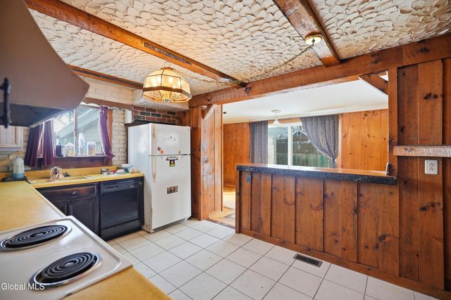 37 Rooney Avenue, Colonie, NY 12205