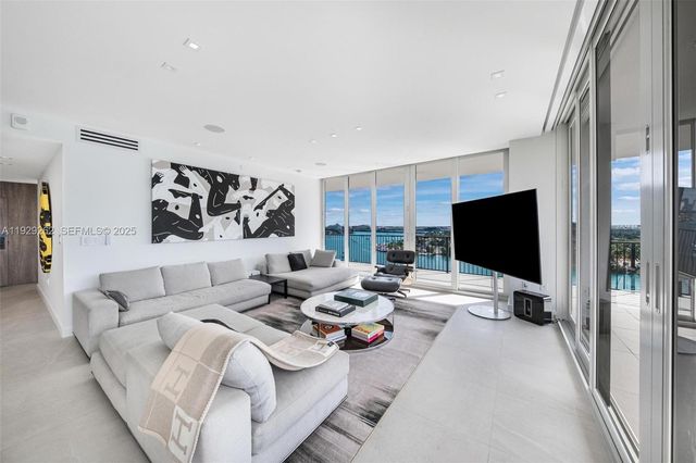 1000 Venetian Way 1004, Miami, FL 33139