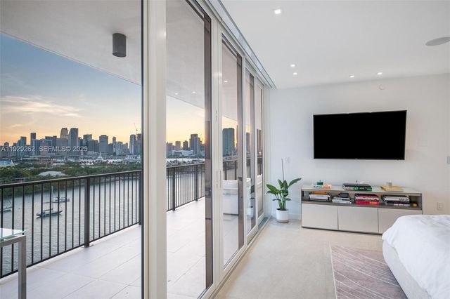 1000 Venetian Way 1004, Miami, FL 33139