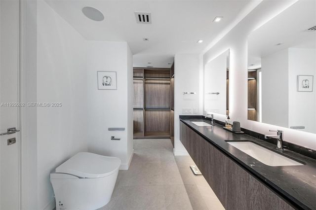 1000 Venetian Way 1004, Miami, FL 33139