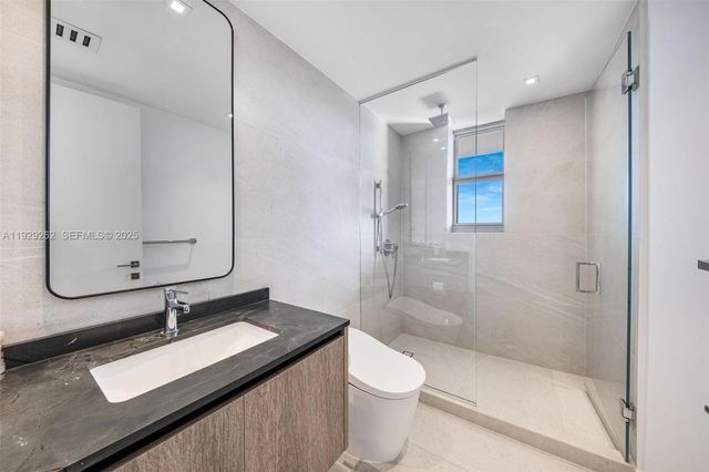 1000 Venetian Way 1004, Miami, FL 33139