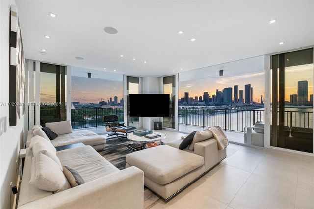 1000 Venetian Way 1004, Miami, FL 33139