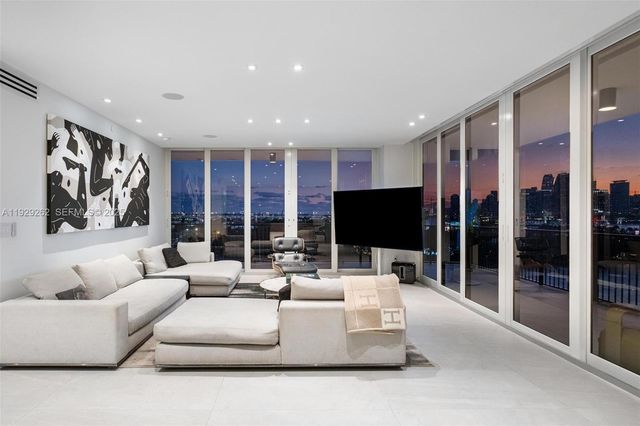 1000 Venetian Way 1004, Miami, FL 33139