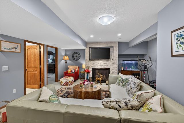 2717 59th Street NW, Rochester, MN 55901