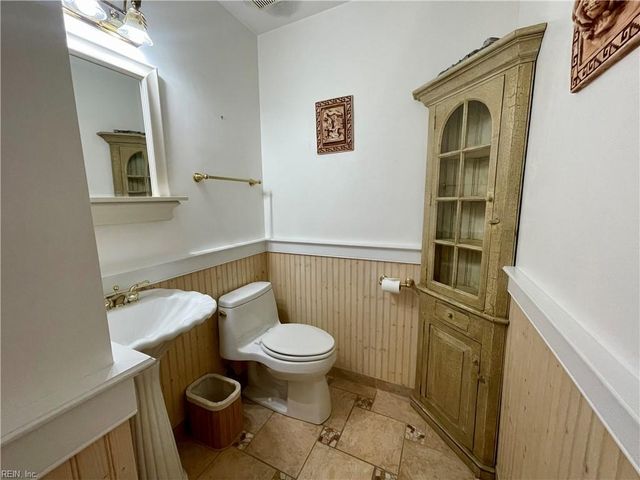 2402 Whaler CT, Virginia Beach, VA 23451