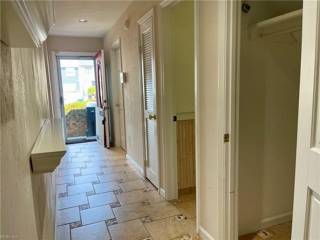 2402 Whaler CT, Virginia Beach, VA 23451