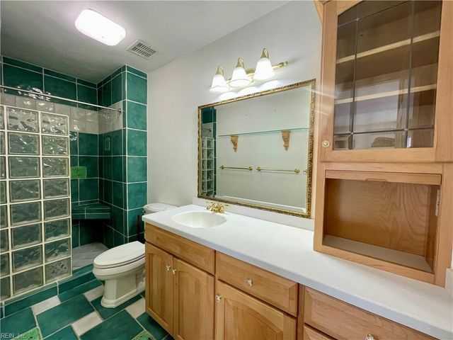 2402 Whaler CT, Virginia Beach, VA 23451