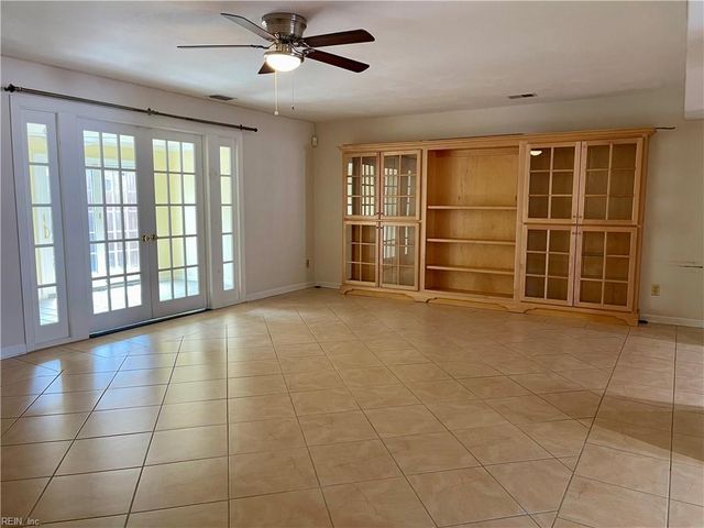 2402 Whaler CT, Virginia Beach, VA 23451