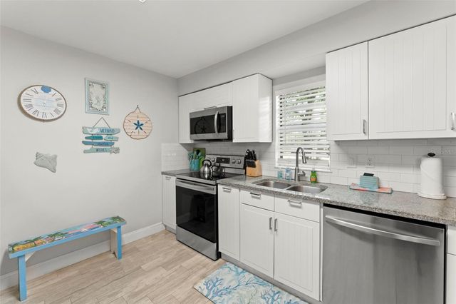 328 PERSHING STREET, Dunedin, FL 34698