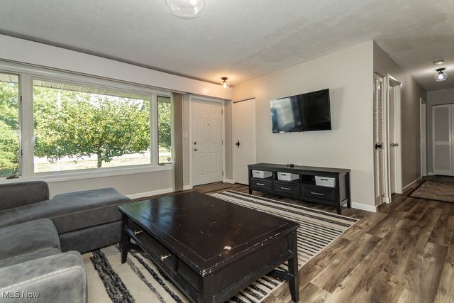 6159 Cambridge Park Drive, Mentor, OH 44060