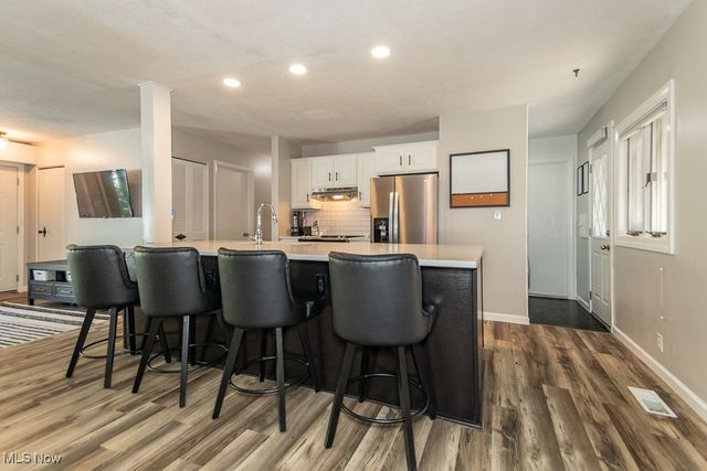 6159 Cambridge Park Drive, Mentor, OH 44060