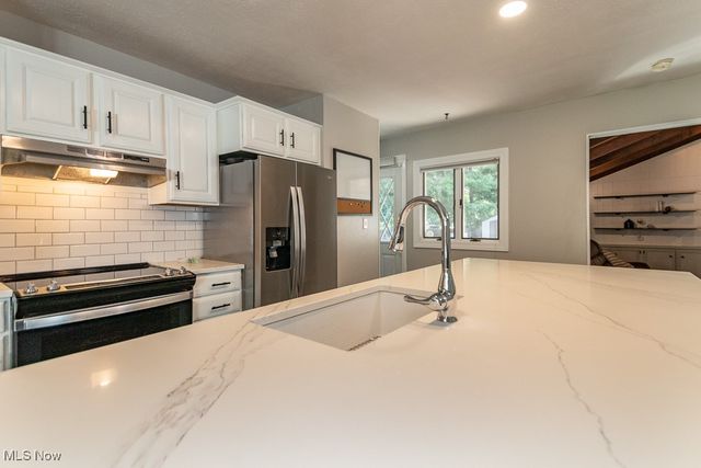 6159 Cambridge Park Drive, Mentor, OH 44060