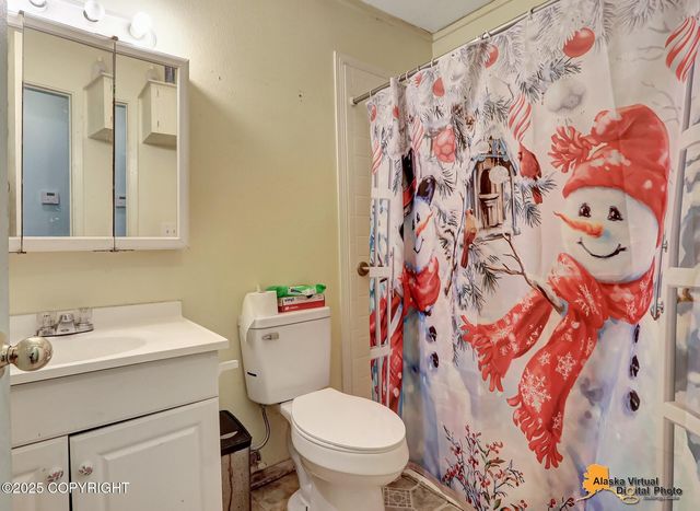 7510 Peck Avenue, Anchorage, AK 99504