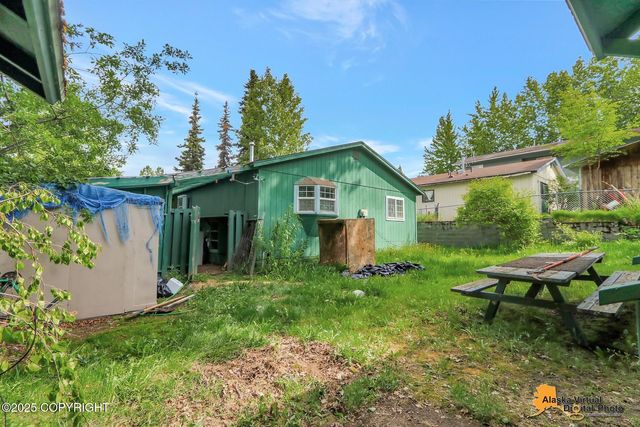 7510 Peck Avenue, Anchorage, AK 99504