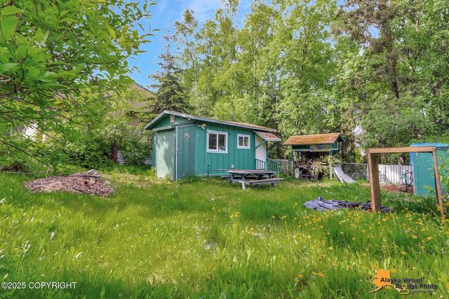 7510 Peck Avenue, Anchorage, AK 99504