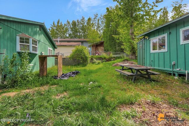 7510 Peck Avenue, Anchorage, AK 99504