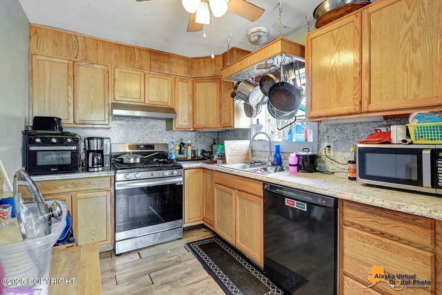 7510 Peck Avenue, Anchorage, AK 99504
