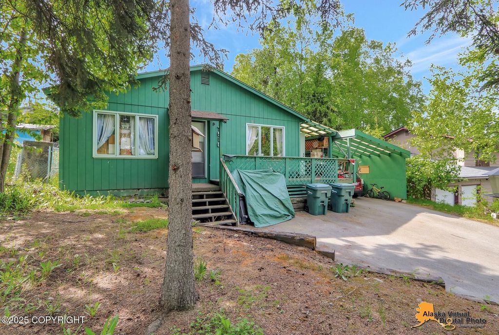 7510 Peck Avenue, Anchorage, AK 99504