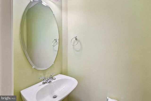 58 WRENTHAM DR, Medford, NJ 08055